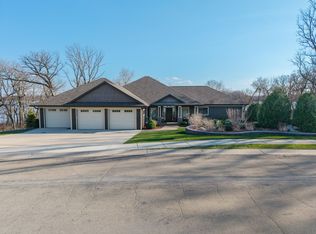 2313 W 9th St, Albert Lea, MN 56007