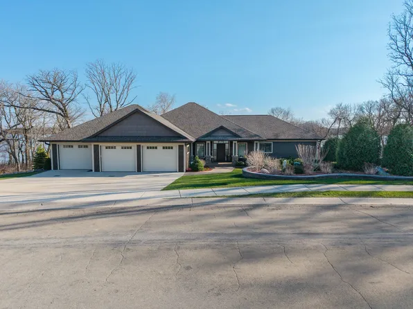 2313 W 9th St, Albert Lea, MN 56007