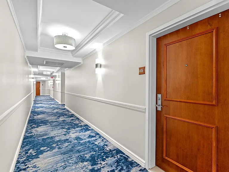 347 N New River Dr E #606 — Photo 3