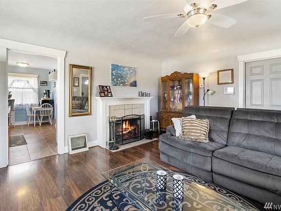 5th image of 4003 E I St