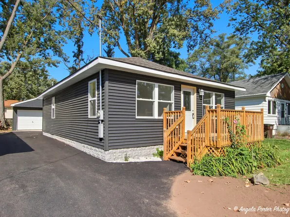 W1044 Florence Rd, Genoa City, WI 53128