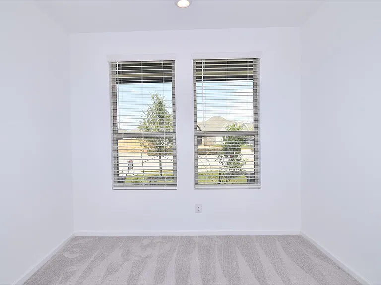 30375 Centipede Grove Ln — Photo 11