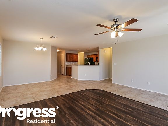 3rd image of 1097 E Leslie Cir