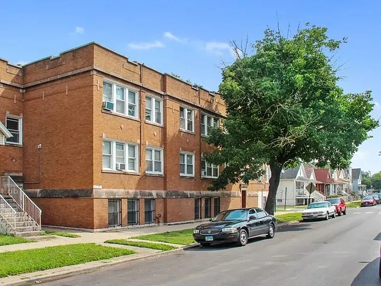 7956 S Normal Ave — Photo 3