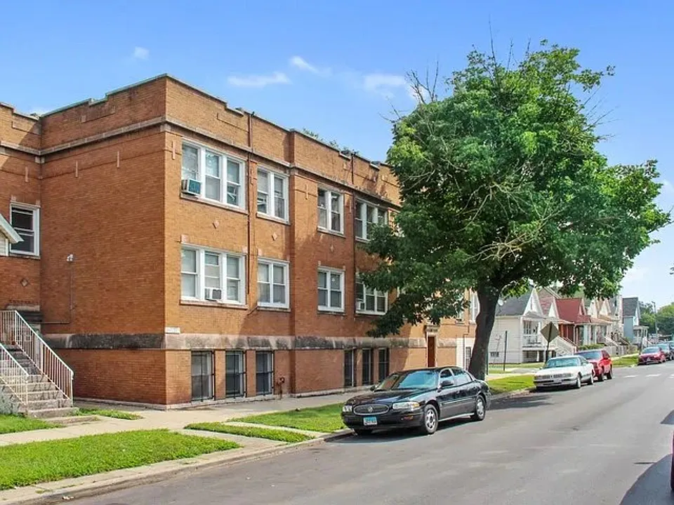 Building Photo 3
