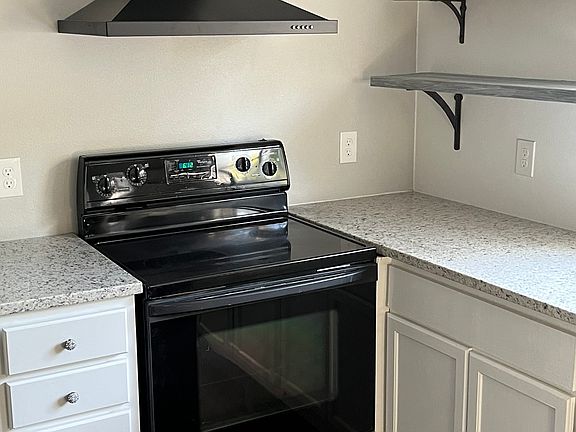 3rd image of 404 Cherry St