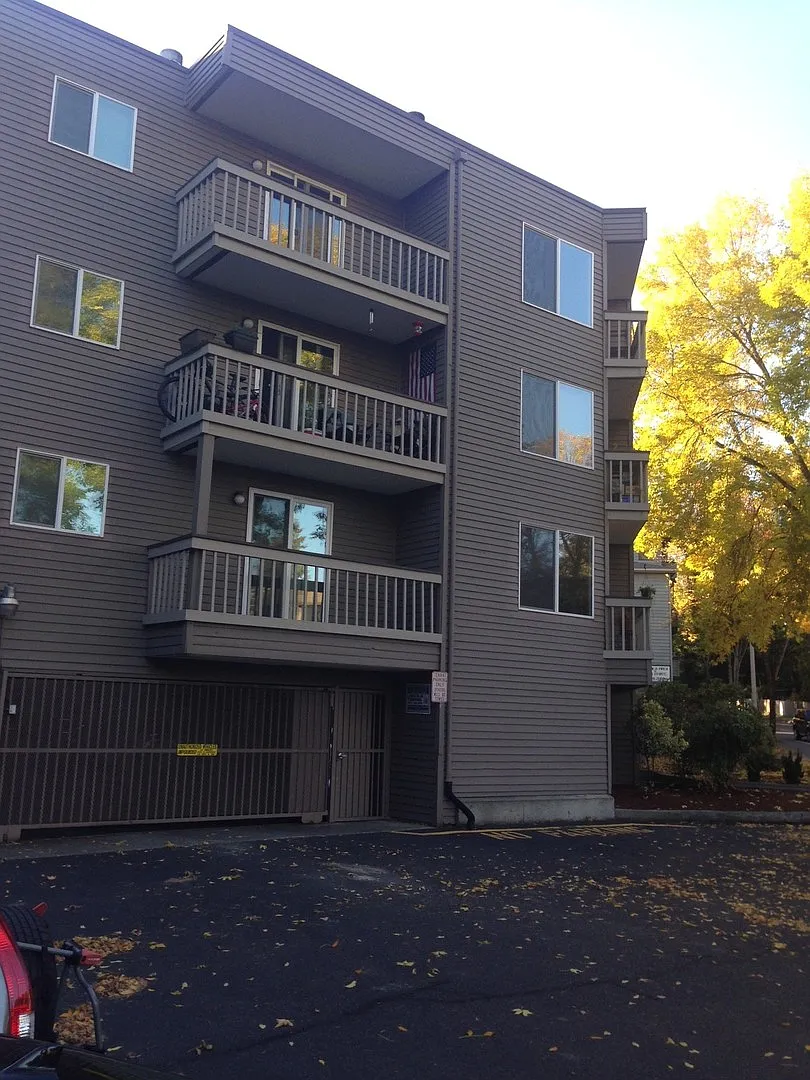 Roosevelt Place Apartments — Photo 2