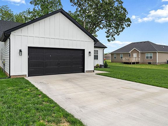 2nd image of 668 Pleasant Meadow Ln