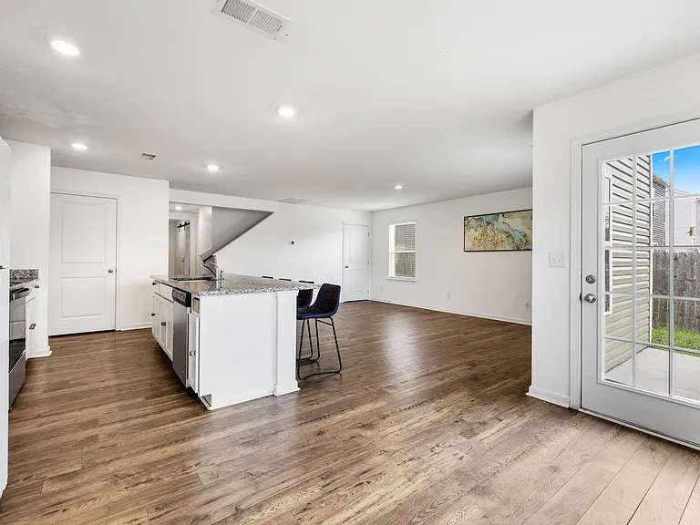 206 Venard Way — Photo 12