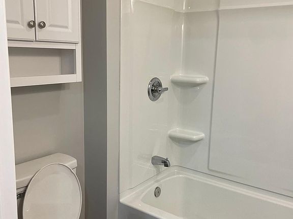 5th image of 10 Mayhew St Floor 1