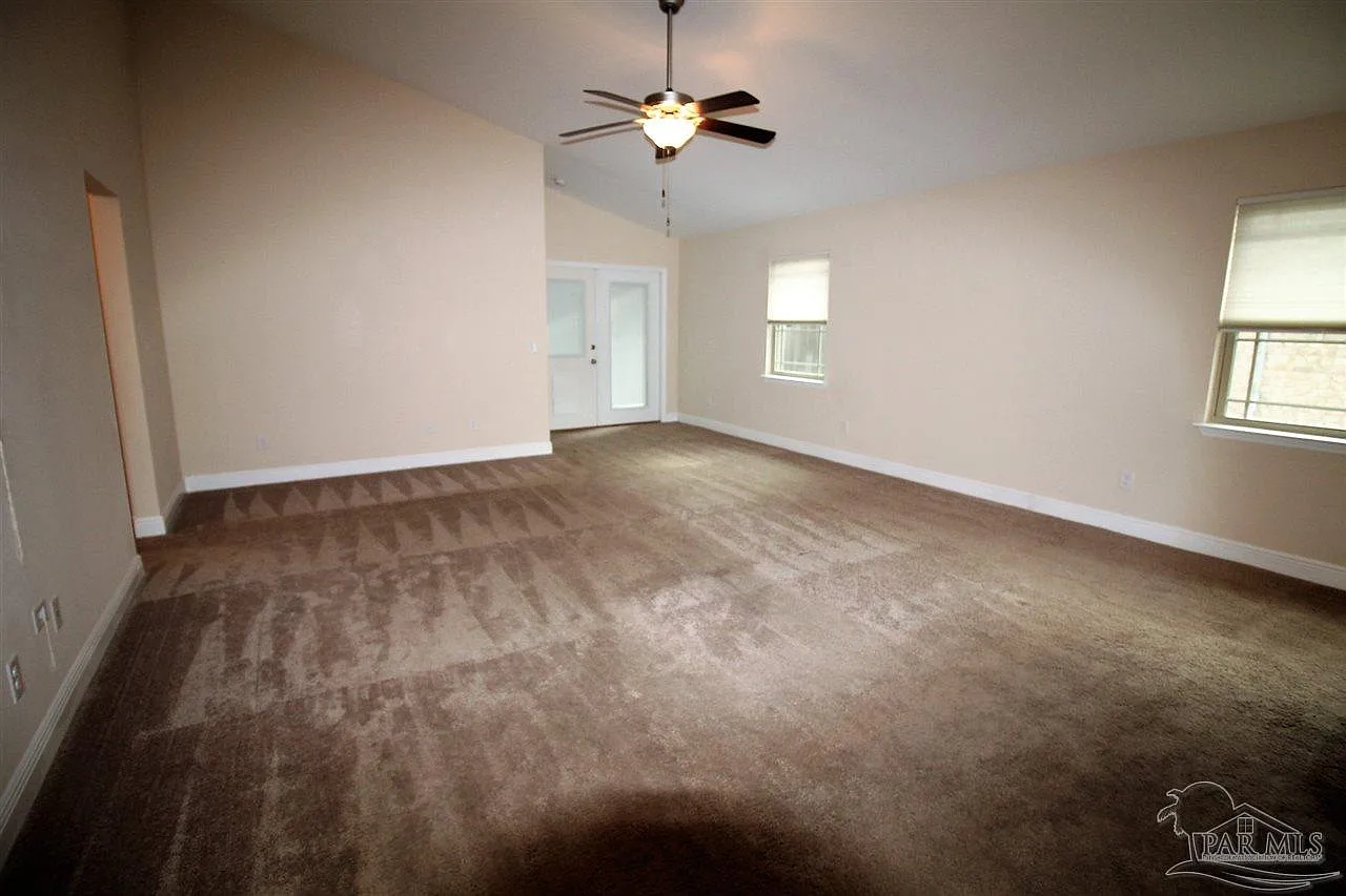 3 bed, 1663 sqft, $1,850 — Photo 2