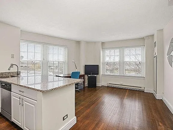 Building Photo - 534 Beacon St #305