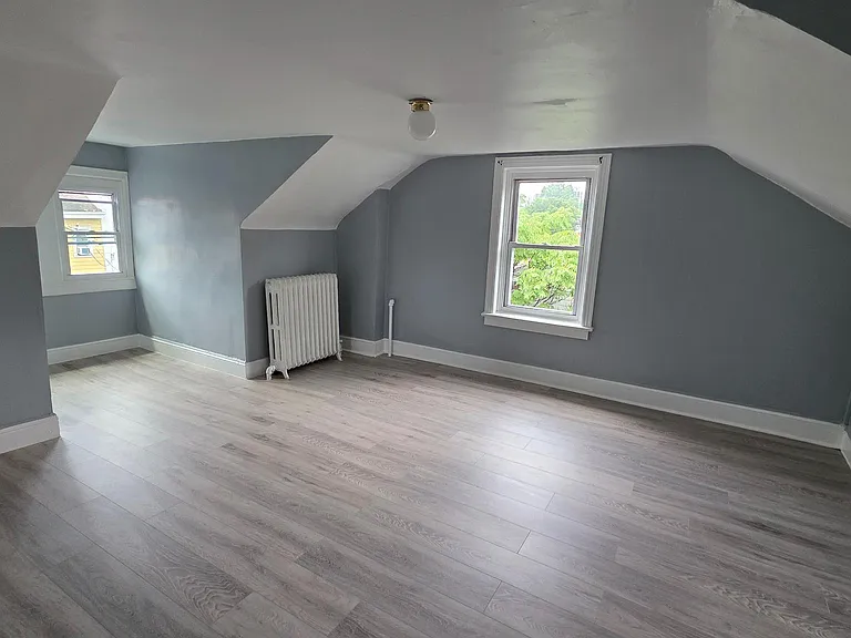 318 Centre St — Photo 9