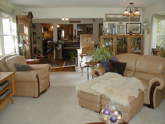 Large and sunny Living room main house