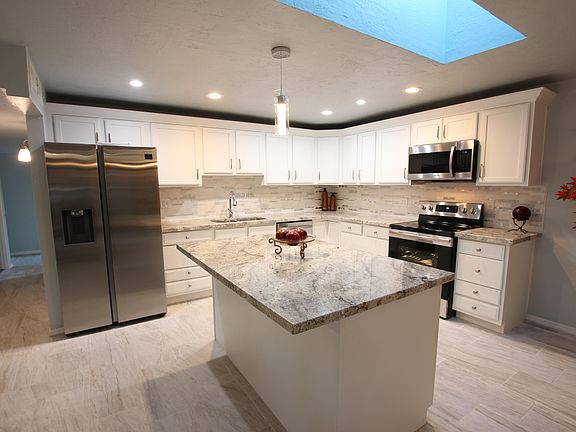 4th image of 1626 N 61st Ave