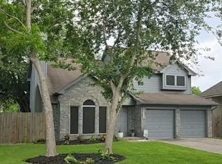 14244 Oak Chase Dr, Houston, TX 77062