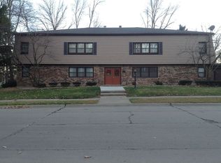 520 Oakhurst Dr APT 3, Clinton, IA 52732