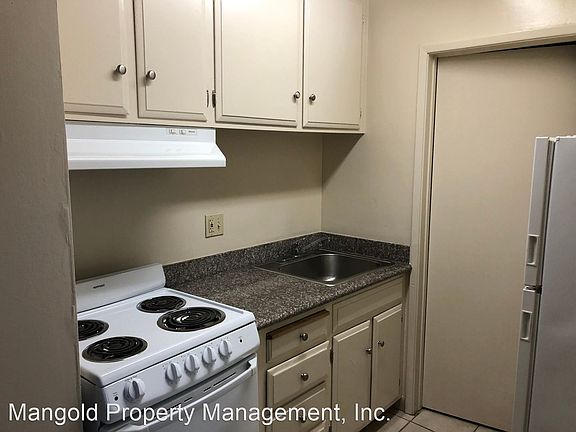 2nd image of 843 Hawthorne St #10