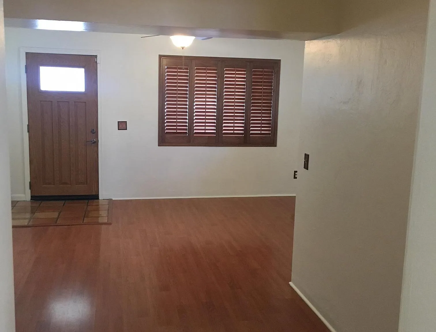 2518 E Hedrick Drive — Photo 4