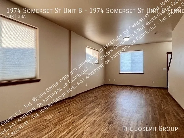 1974 Somerset St #B — Photo 2