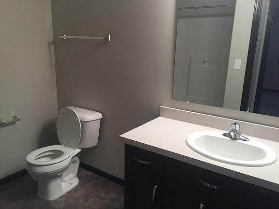 3rd image of 908 Eaglewood Ave W