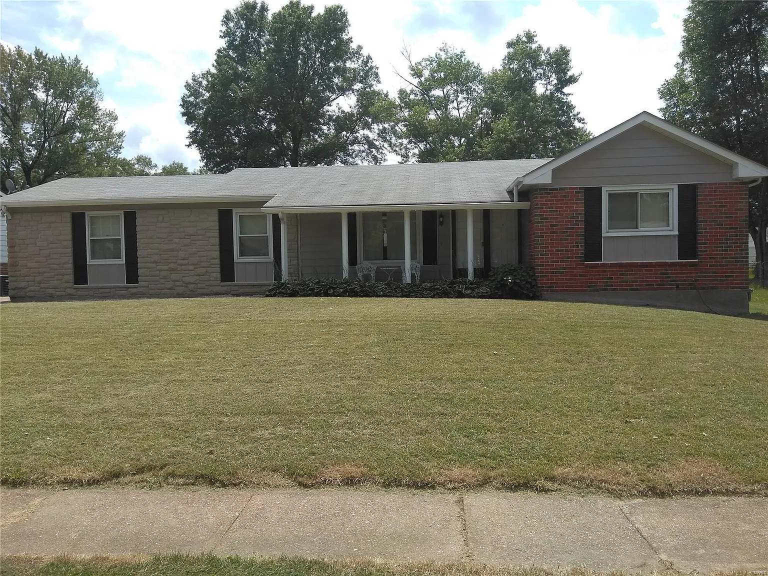 2060 Huntington Dr photo 1