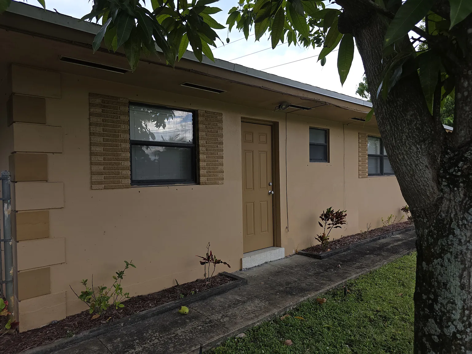 2 bed, 1400 sqft, $2,500 — Photo 4