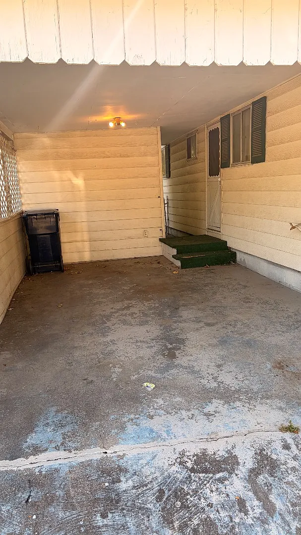 1407 S Washington St — Photo 2