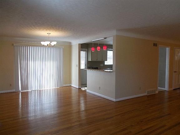 3rd image of 5645 Antoninus Dr
