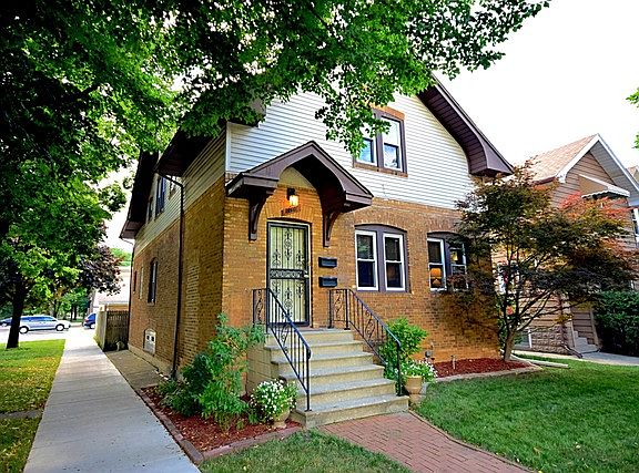 2nd image of 1100 Elgin Ave