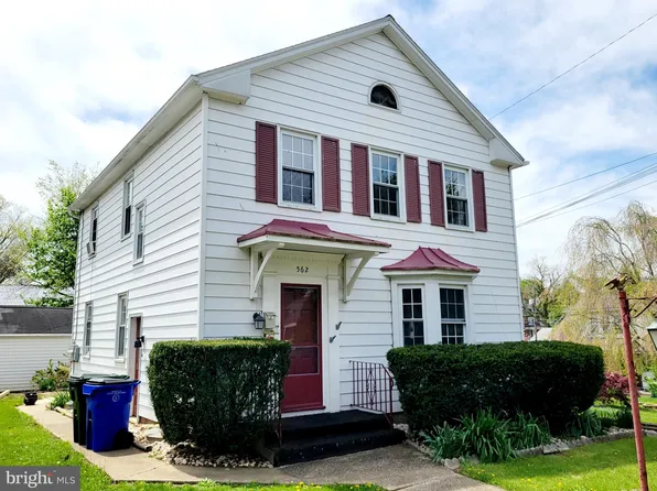 562 Dunn Irvin Dr, Hagerstown, MD 21740