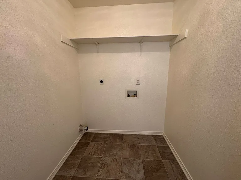 4502 Deek Dr — Photo 9