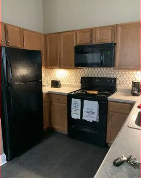 318 N Lopez St — Photo 8