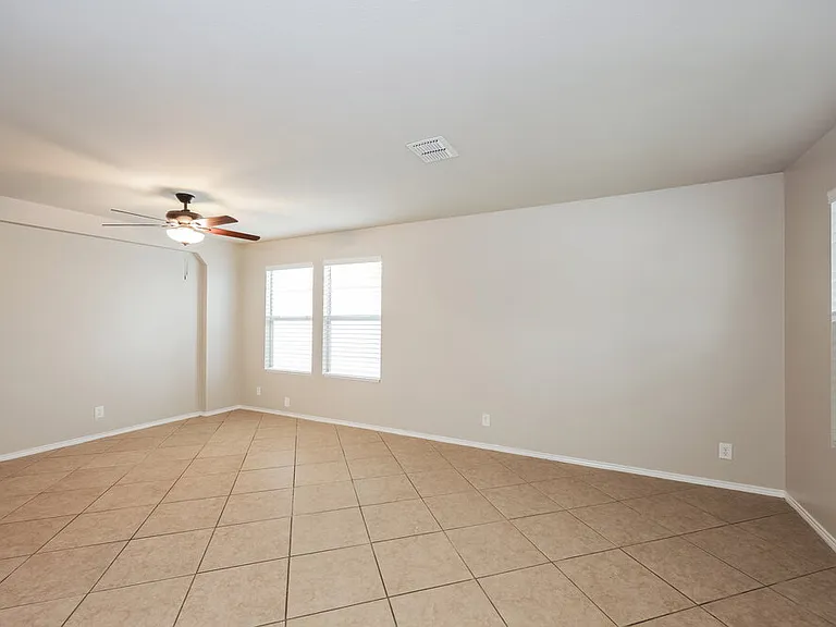 12814 Capri — Photo 9