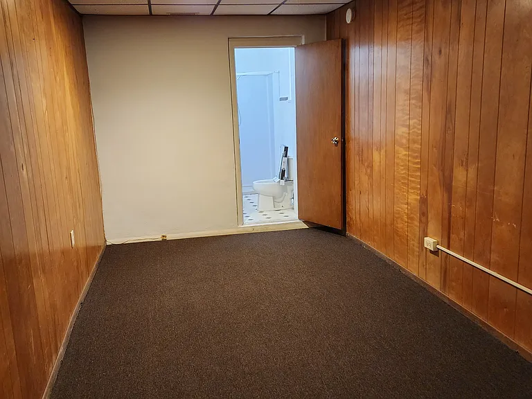 601 Lalor St #C — Photo 2