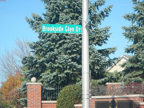 5th image of 8601 Brookside Glen Dr