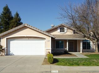 2743 Mitchell Ave, Clovis, CA 93611