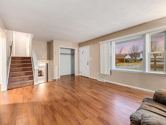 3rd image of 6319 Bunker Ln