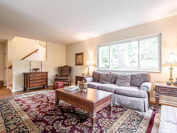 5th image of 123 Windingbrook Ln