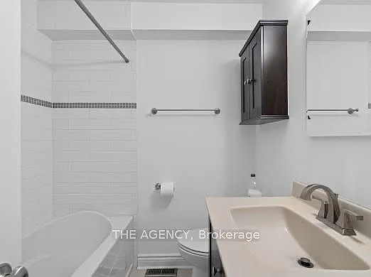 185 Lippincott St — Photo 17
