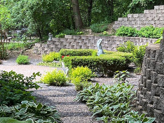 4th image of 3617 Larchwood Dr