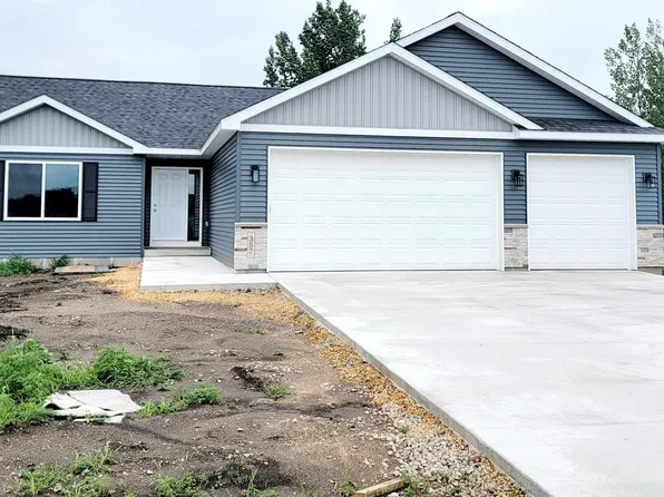 357 Cedar Trail Dr, Le Sueur, MN 56058