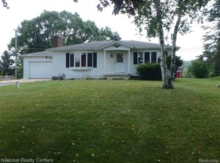 215 Grange Hall Rd, Ortonville, MI 48462