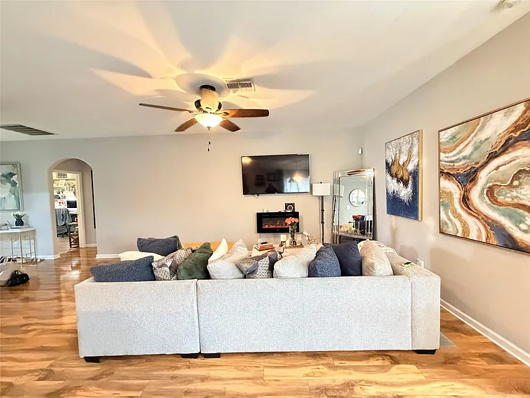 1807 Emerson Ridge Dr — Photo 9