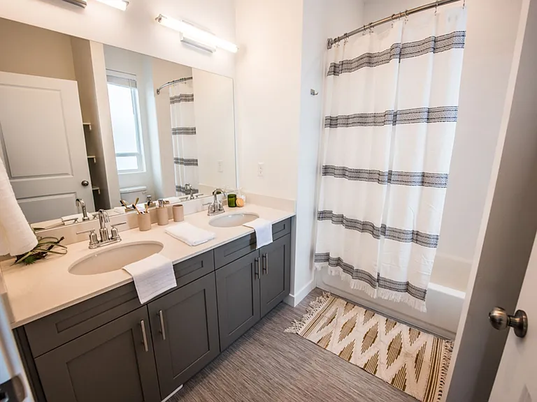 Woods Rose Townhomes — Photo 32