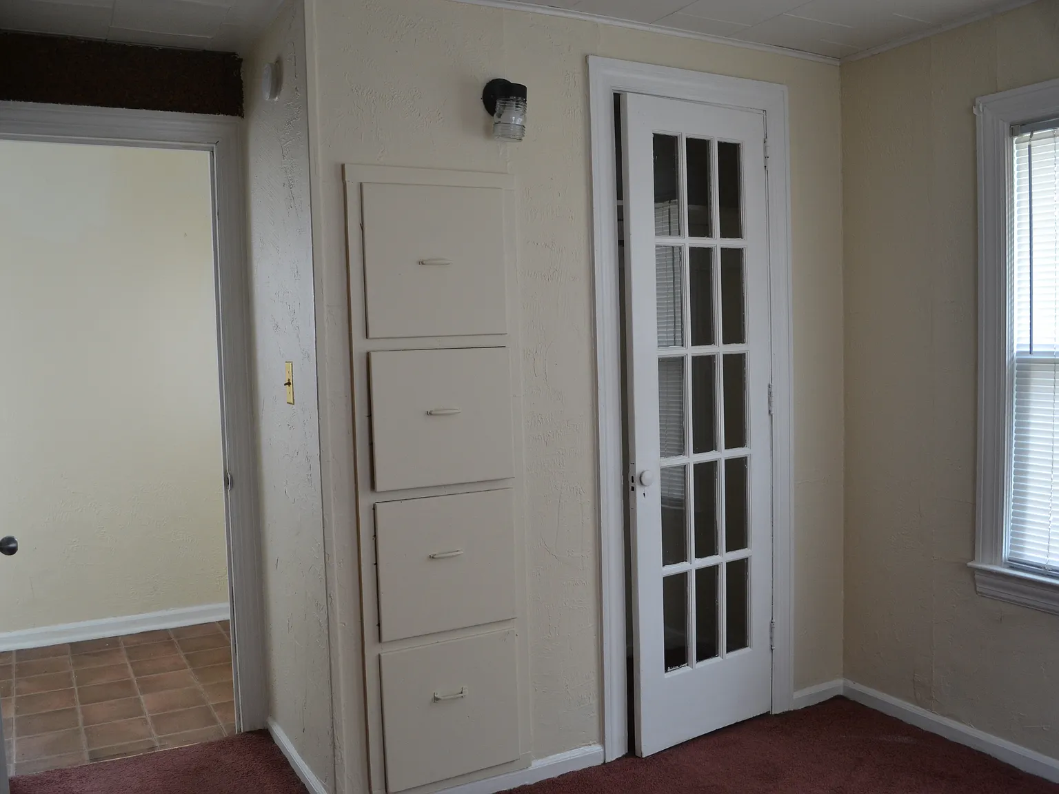 5 bed, 1800 sqft, $2,400 — Photo 4
