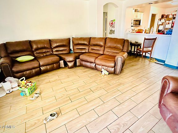 3rd image of 7567 W PASADENA Avenue
