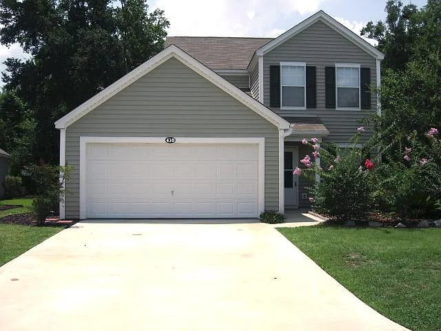 Building Photo - 430 Live Oak Walk