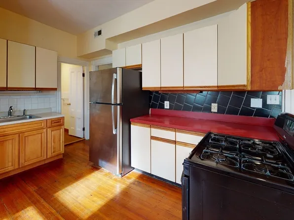 192 Hillside St #3, Mission Hill, MA 02120