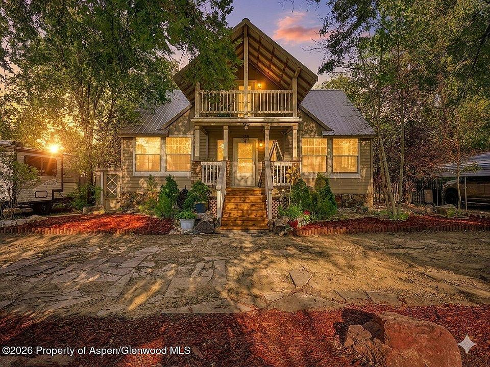 1st image of 930 Garden Ln